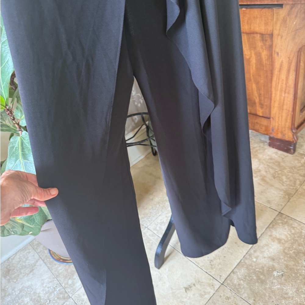 LULU’s ladies, black sleeveless jumpsuit, zip up back flowy wide leg medium - Picture 9 of 12